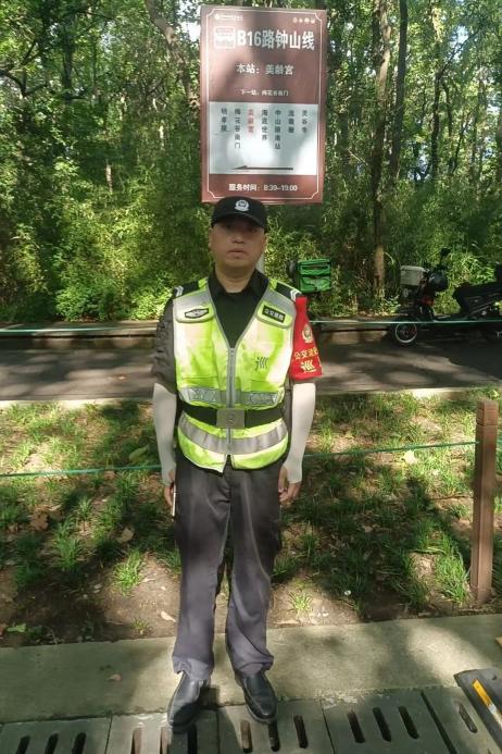 C:/Users/Administrator/Desktop/臺風(fēng)“貝碧嘉”來襲，南京保安積極應(yīng)對，“守”護萬家團圓！/1.jpg1