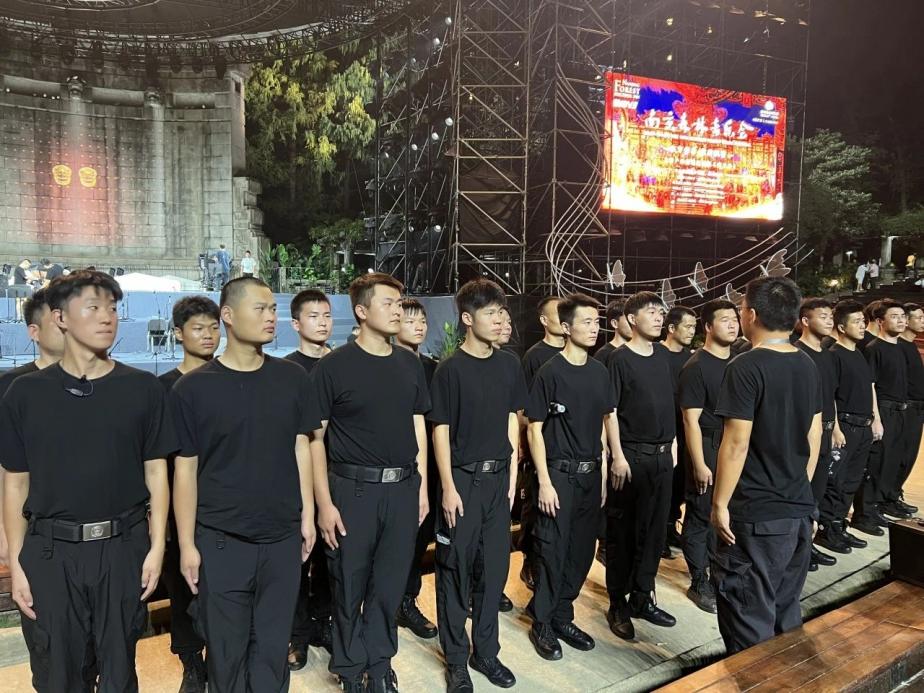 C:/Users/Administrator/Desktop/臺風(fēng)“貝碧嘉”來襲，南京保安積極應(yīng)對，“守”護萬家團圓！/10.jpg10