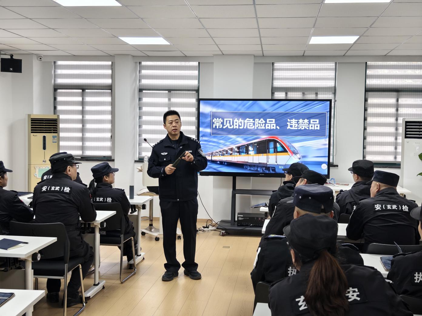 E:/25.12.10后 上傳網(wǎng)站留存/以專業(yè)守護(hù)安全 用實(shí)戰(zhàn)淬煉本領(lǐng)/照片/4cc3490dfea041d8d6c96d17b497cc5f.jpg4cc3490dfea041d8d6c96d17b497cc5f